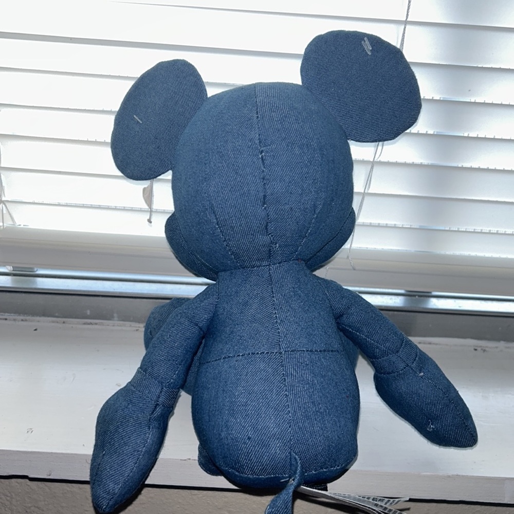 Mickey Mouse - Picture 3 of 4